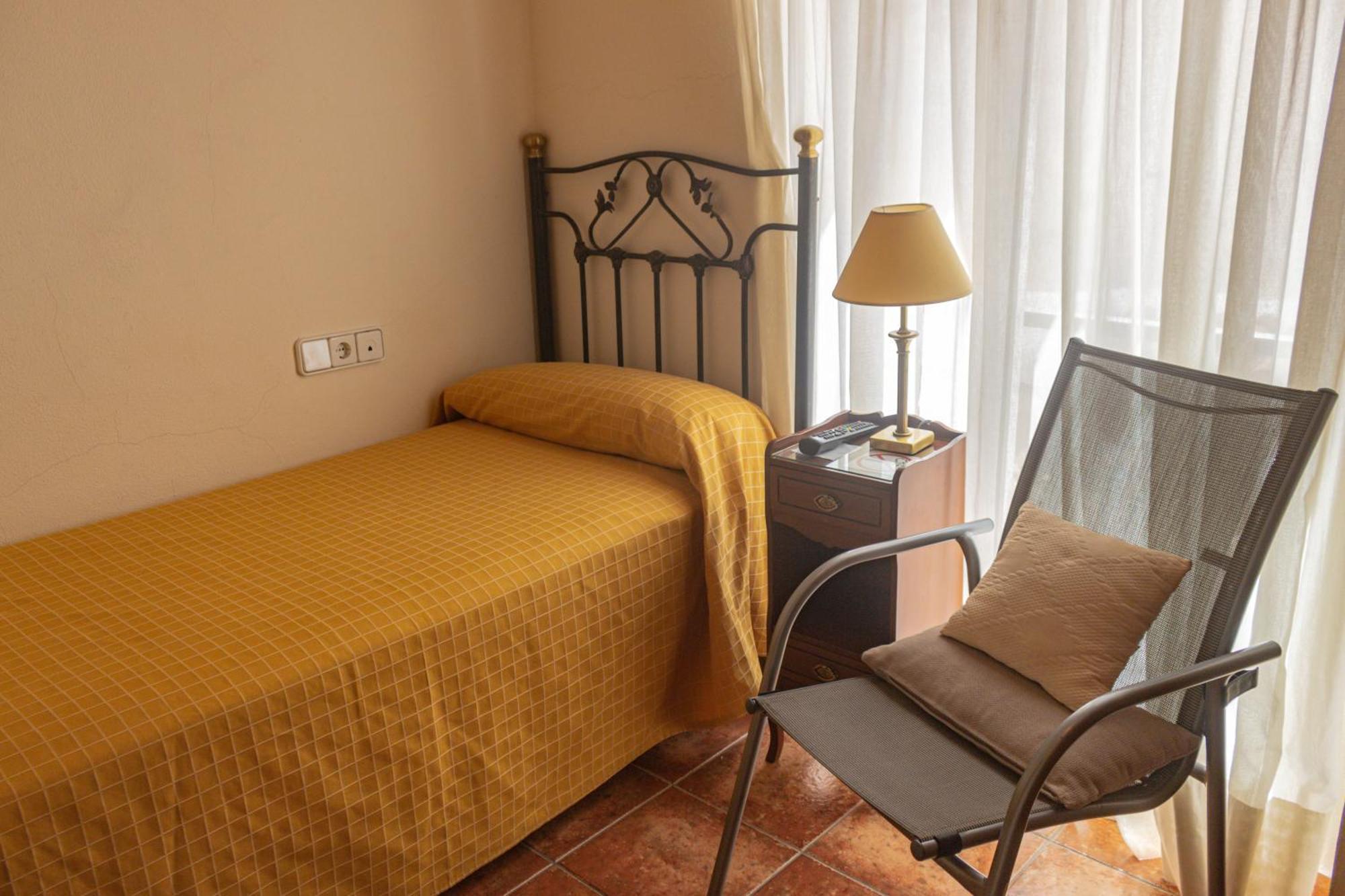 Hotel Tárbena エクステリア 写真